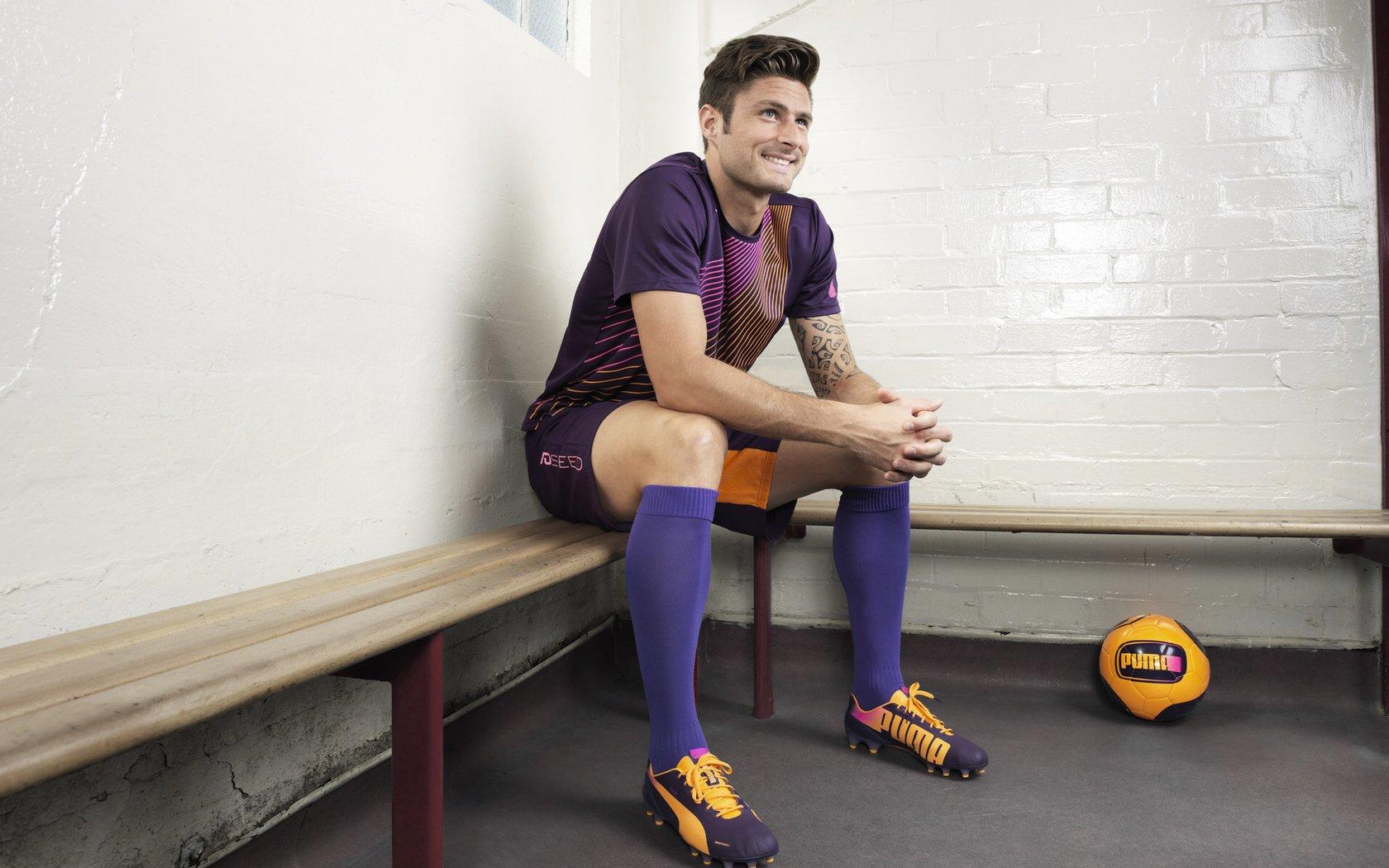 拜仁慕尼黑夏窗引援锁定两大目标，迪亚斯与沃尔特马德成焦点